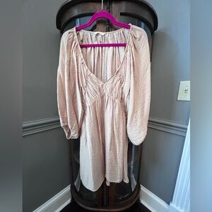H&M beige dress size extra small.